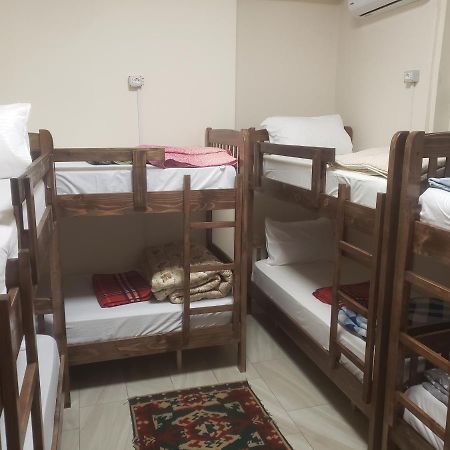 Hostel Oakland 티라나 외부 사진