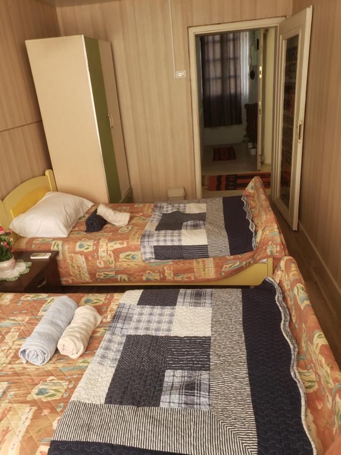 Hostel Oakland 티라나 외부 사진