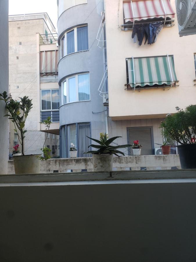 Hostel Oakland 티라나 외부 사진