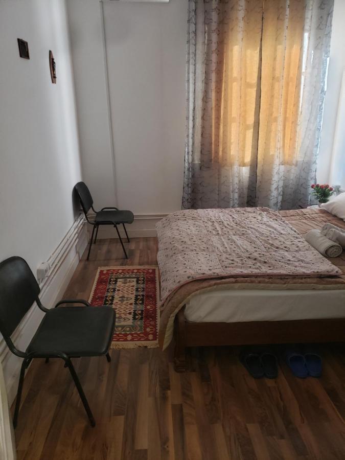 Hostel Oakland 티라나 외부 사진