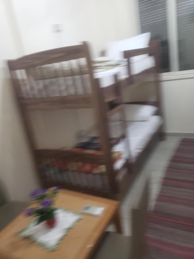 Hostel Oakland 티라나 외부 사진