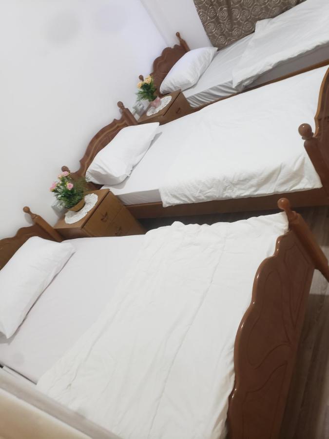 Hostel Oakland 티라나 외부 사진