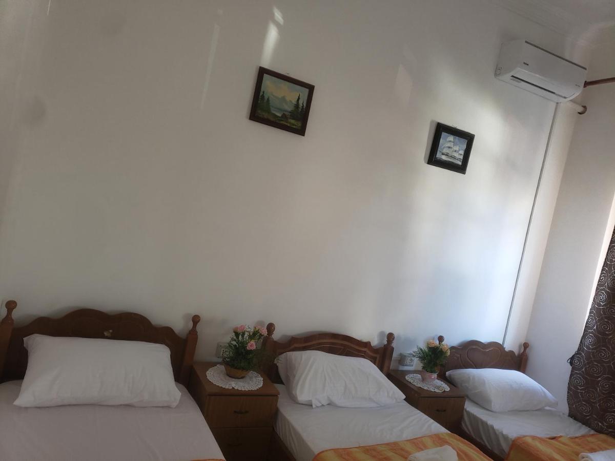 Hostel Oakland 티라나 외부 사진