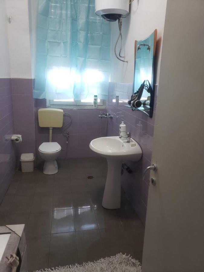 Hostel Oakland 티라나 외부 사진