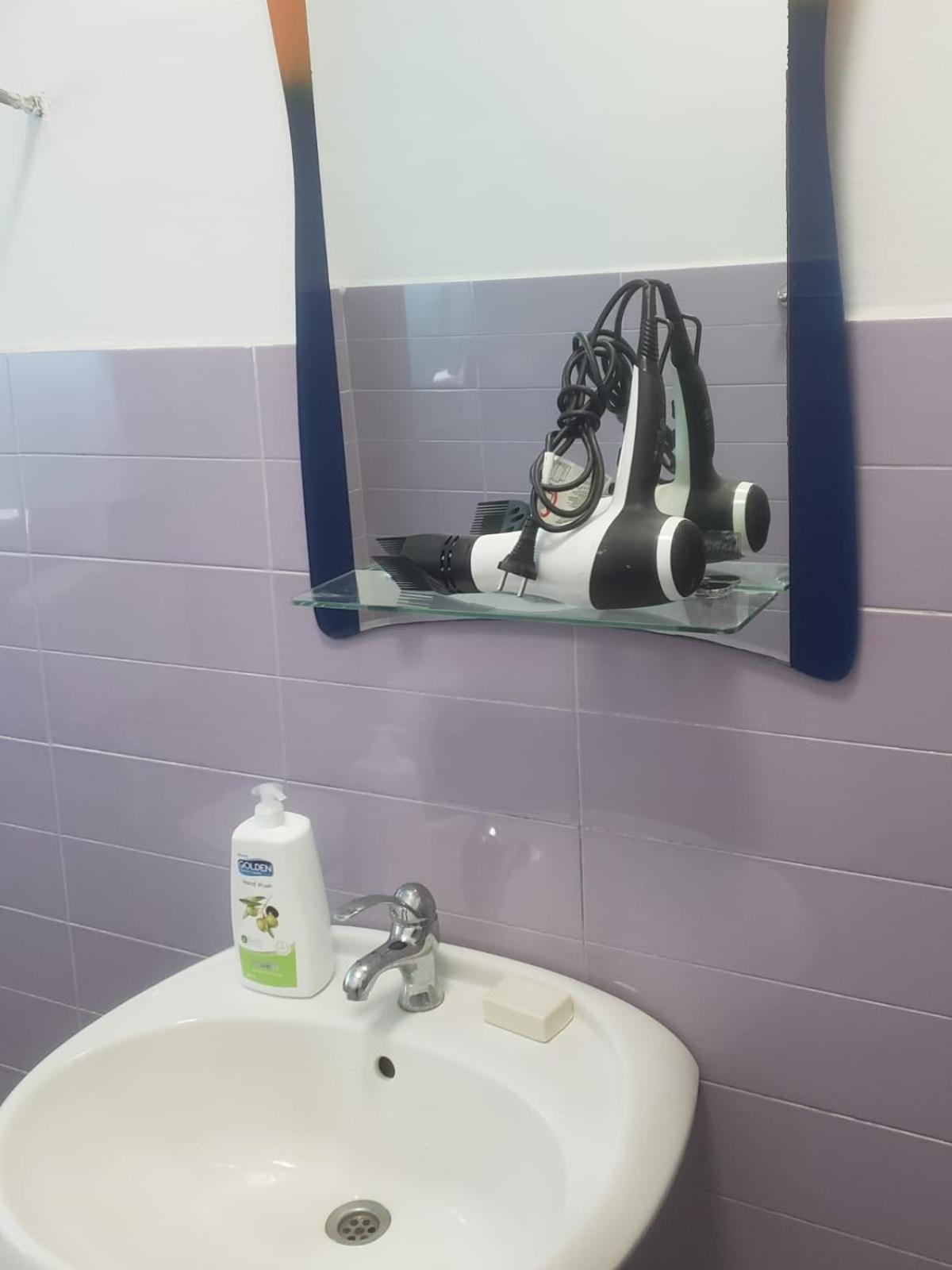 Hostel Oakland 티라나 외부 사진